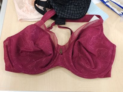 Lot de trois soutien-gorge taille 100 D
...