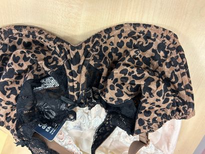 Lot de trois soutien gorges taille 90 F
PRIMA...