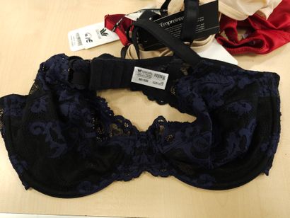 Lot de trois soutien-gorge taille 
100D
...