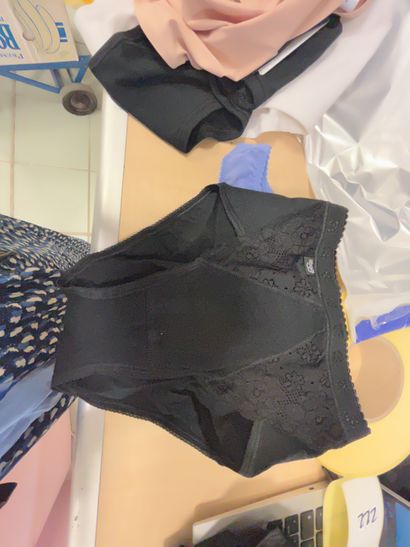 Lot de cinq culottes Taille S
4 SLOGGI
J...