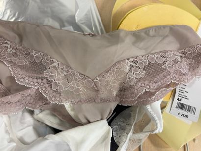 Lot de quatre culottesTaille 46
SKINY
SKINY
LINGA...