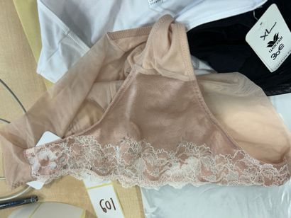 Lot de trois culottes Taille XL
WACOAL
W...