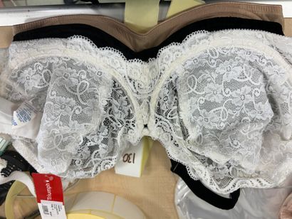 Lot de trois soutien-gorges Taille 100 G,...