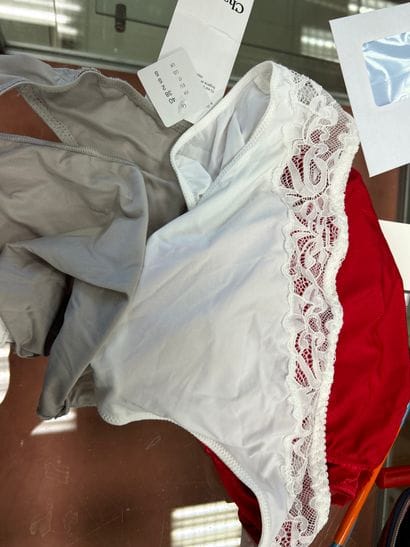 Lot de quatre culottes Taille 40
Chantelle
2...