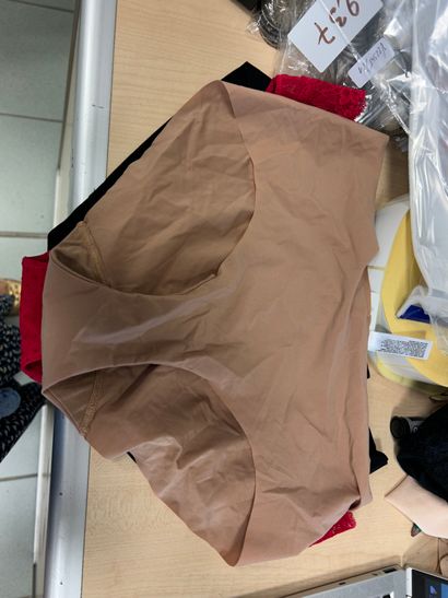 Lot de quatre culottes Taille XL
2 WACOA...