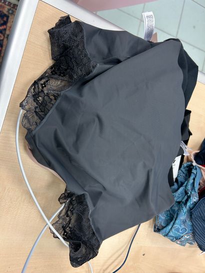 Lot de quatre culottes hautes
WACOAL
