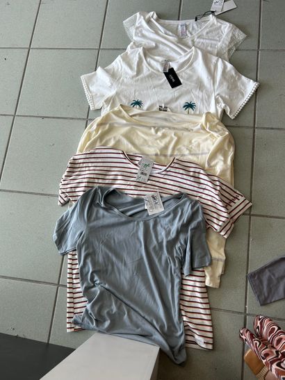 Lot de vetement Taille L ou 40 comprenant...