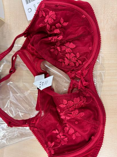 Lot de trois soutien-gorges Taille 90 C
...