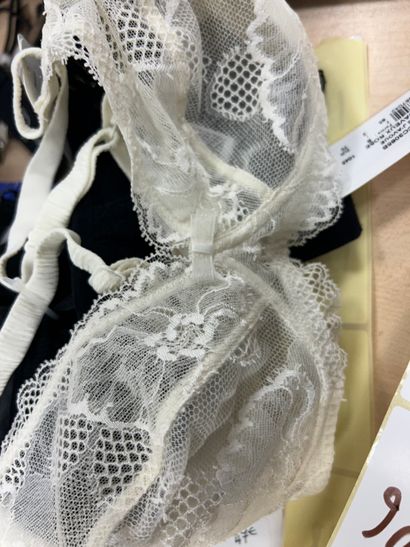 Lot de trois soutien-gorge Taille 85 B
WACOAL...