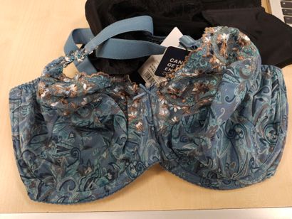 Lot de trois soutien-gorge taille 
95G
PRIMA...