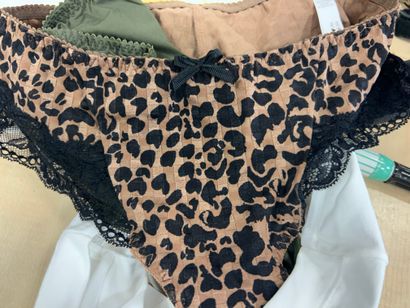 Lot de quatre culottes Taille 40
JANIRA
CHANTELLE
PRIMA...