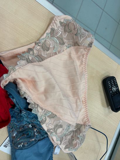 Lot de quatre culottes Taille 46
2 prima...