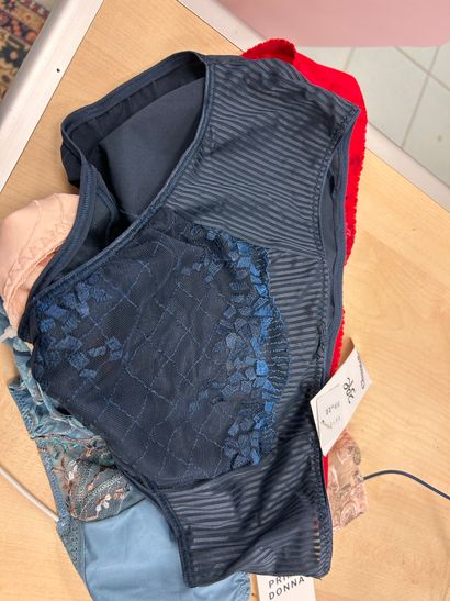 Lot de quatre culottes Taille 46
2 prima...