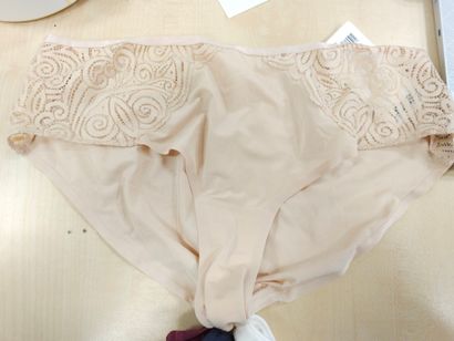 Lot de quatre culottes taille
42
CHANTELLE
MARIE...