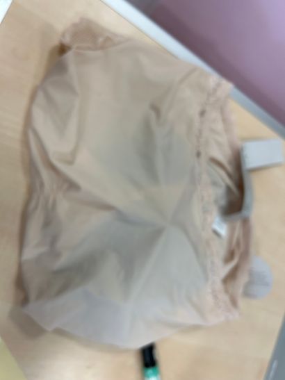 Lot de deux culottes taille 48 et XXL
tr...
