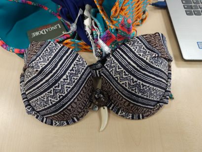 LINGA DORE BEACH
4 hauts de maillot taille...