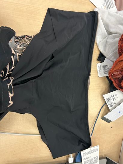 Lot de quatre culottes Taille 40
2 Chantelle
Conturelle
Prima...