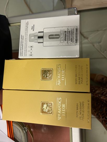 CLINIQUE
1) AROMATIC ELIXIR - Gel moussant...