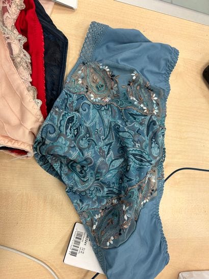 Lot de quatre culottes Taille 46
2 prima...