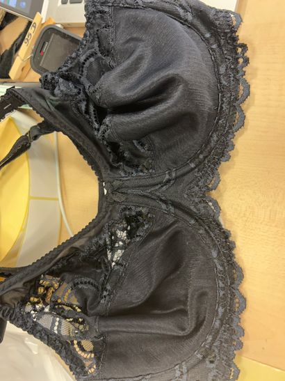 Lot de trois soutien-gorges Taille 95 D
...