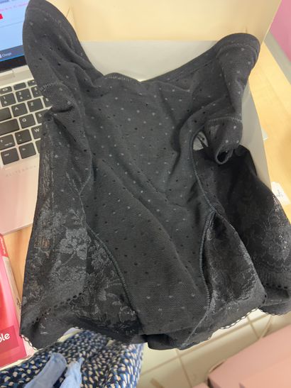 Lot en taille M de marque JANIRA comprenant
Culotte...