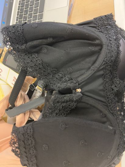 Lot de trois soutien-gorges Taille 95 D
...