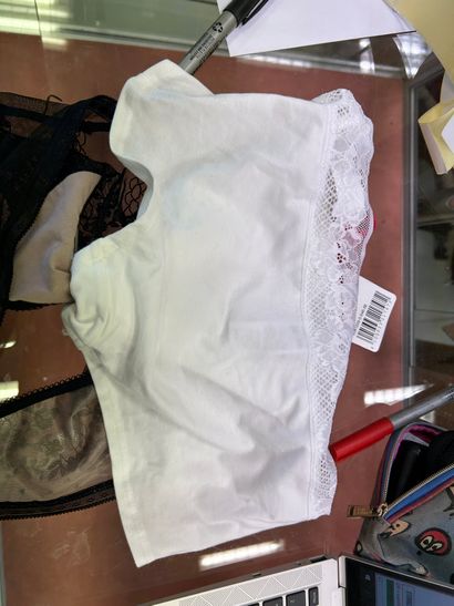 Lot de quatre culottes Taille S
WACOAL
S...