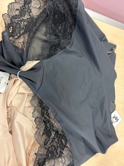 Lot de deux culottes taille 48 et XXL
tr...