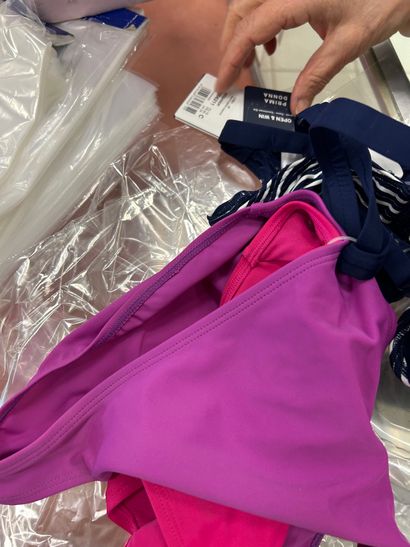 2 bas de maillots taille 40 LINGA DORE BEACH
1...