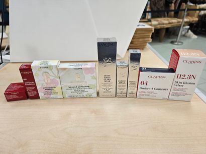 CLINIQUE
Beyond ^perfecting
poudre correcteur...