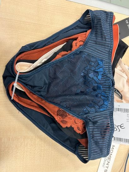 Lot de quatre culottes Taille 38
Linga dore
2...