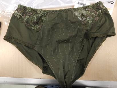 Lot de quatre culottes taille
42
CHANTELLE
PRIMA...