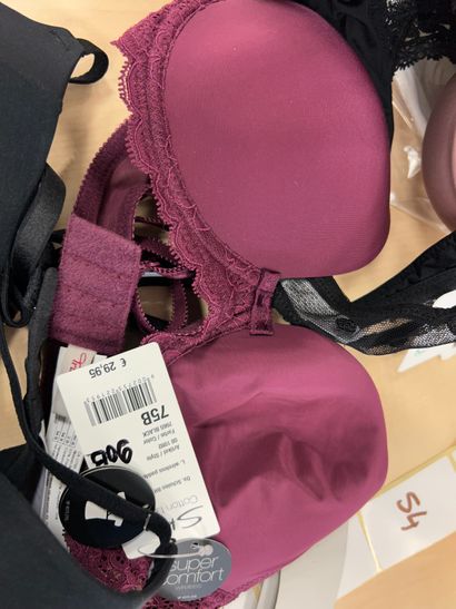 Lot de trois soutien-gorges Taille 75 B
...