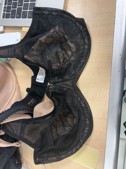 Lot de trois soutien-gorges Taille 95 D
...