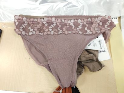 Lot de quatre culottes taille
42
MARIE JO
CHANTELLE
CONTURELLE
PRIMA...