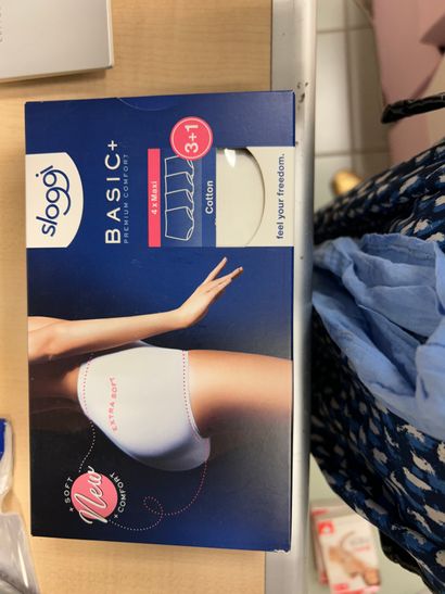 deux boites de 4 culottes SLOGGI taille ...
