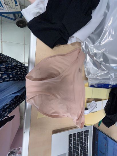 Lot de quatre culottes Taille M
3 SKNB
MARIE...