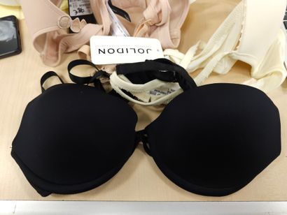 Lot de trois soutien-gorge taille 
95B
MARIE...