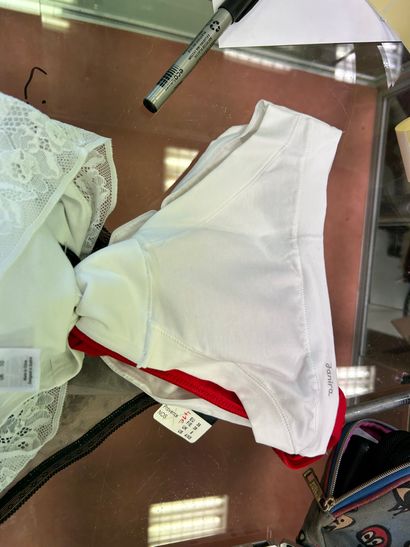Lot de quatre culottes Taille S
WACOAL
S...