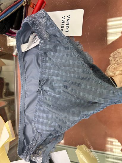 Lot de quatre culottes Taille 38
2 prima...