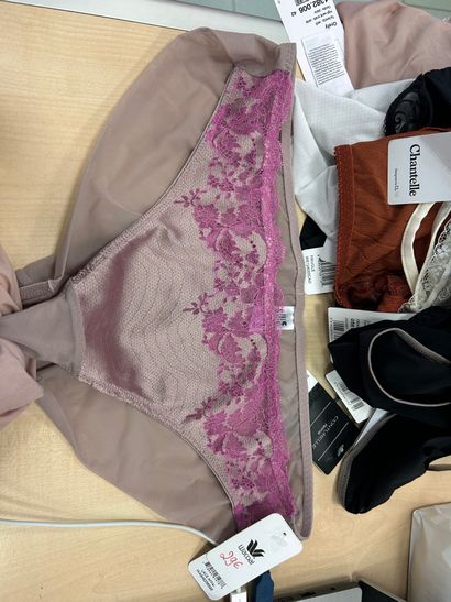 Lot de quatre culottes Taille XL
3 WACOA...