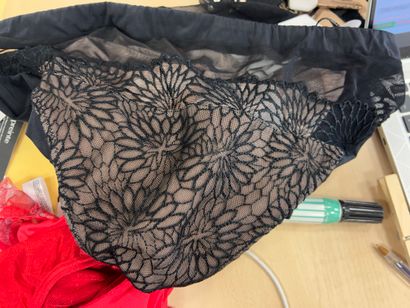 Lot de quatre culottes Taille 42
PRIMA DONNA
EMPREINTE
PRIMA...