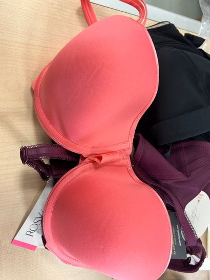 Lot de trois soutien-gorges Taille 95 B
...
