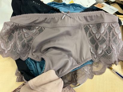 Lot de quatre culottes Taille 40
MARIE JO
CHANTELLE...