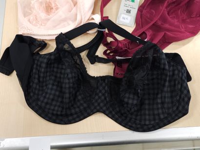 Lot de trois soutien-gorge taille 100 D
...