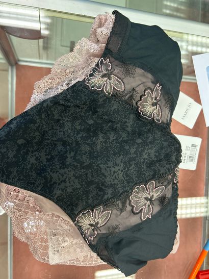 Lot de quatre culottes Taille 40
2 Prima...