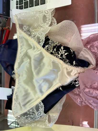 Lot de quatre culottes Taille S
4 WACOAL
