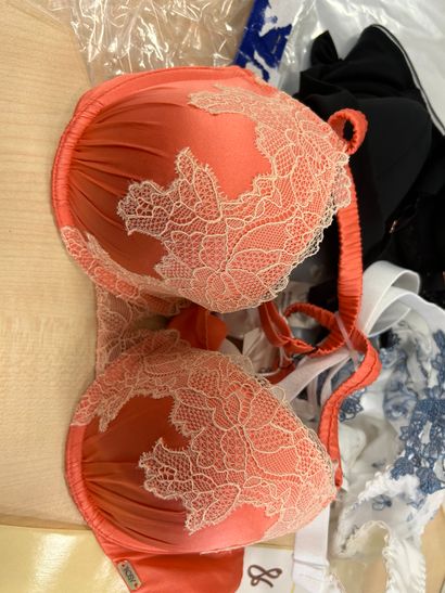 Lot de trois soutien-gorges Taille 75 C
ROSY
ROSY
PRIMA...
