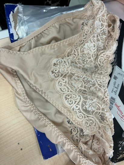 Lot de trois culottesTaille 48
TRIUMPH
TIRUMPH
PRIMA...