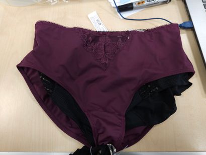 Lot de quatre culottes taille
42
TRIUMPH
CHANTELLE
MARIE...